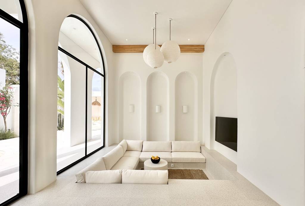 Bright and spacious modern living space with elegant decor in Bali Uluwatu.
