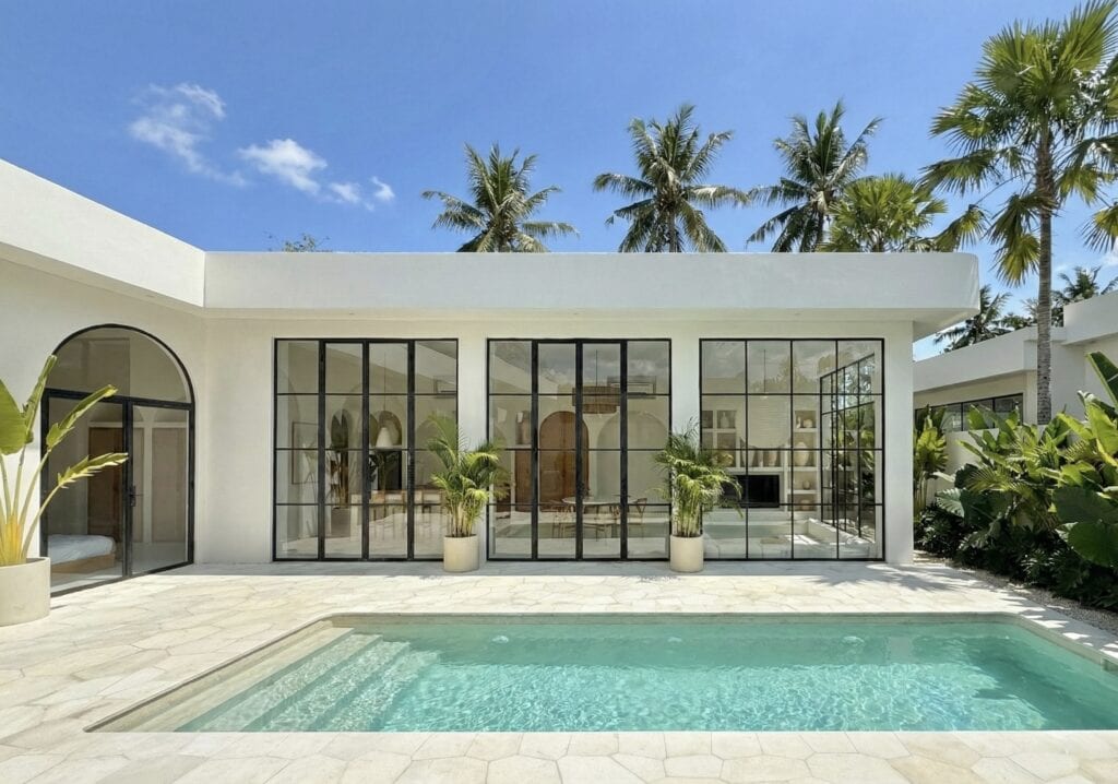 Stylish minimalist villa with pool, tropical setting, perfect for relaxing stays in Uluwatu.