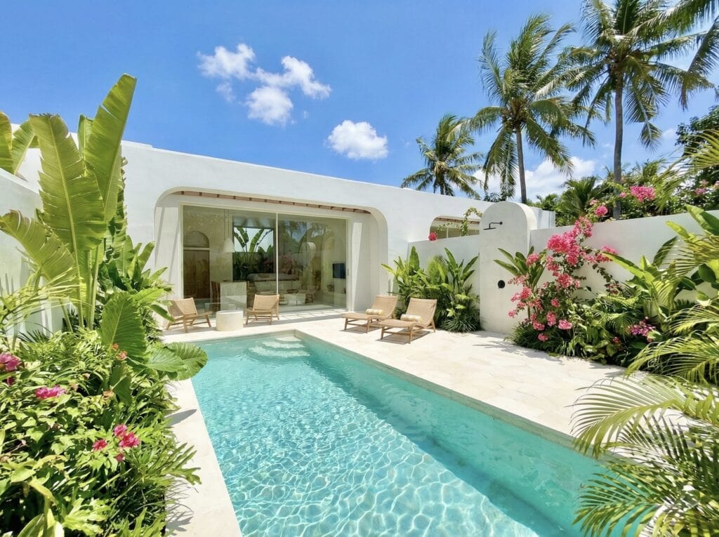 Modern tropical vacation rental in Bali's Uluwatu area.